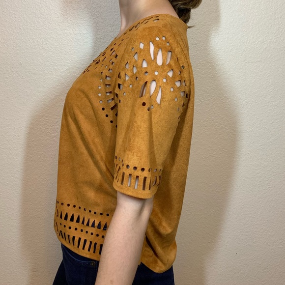 💗3 for $15 A’Gaci suede cut out top - Picture 2 of 8